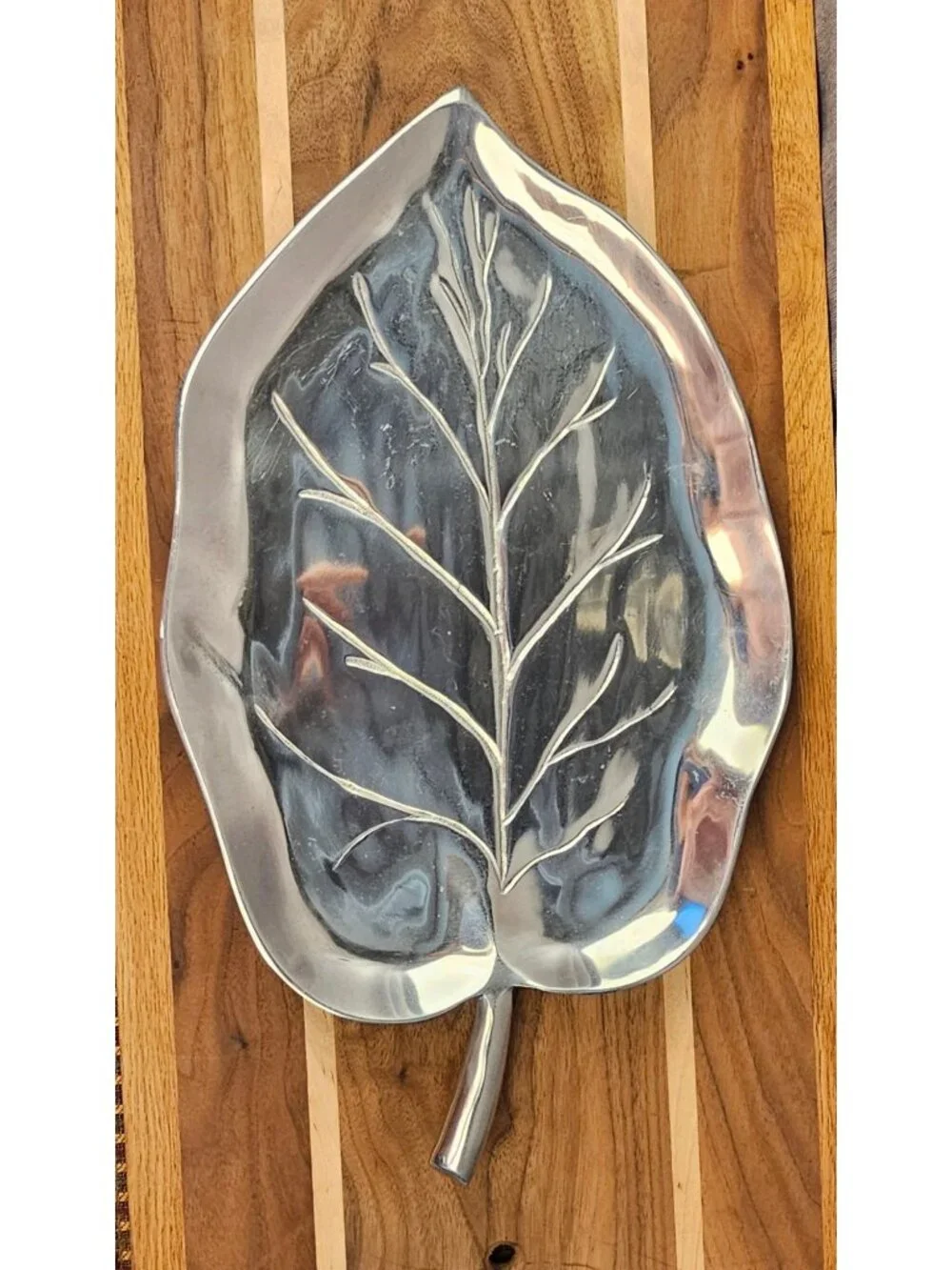 Aluminum Leaf-Shaped Decorative Serving Tray 14.5